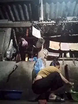 LingLing002 online show from February 22, 2026, 10:22 pm