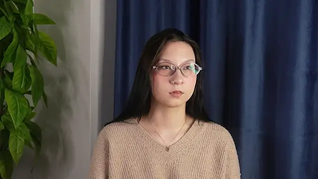 CecilaHilgers online show from January 14, 2026, 5:33 am