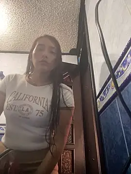 anny bianchy online show from February 4, 2026, 9:43 pm