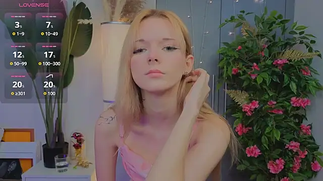 Snapshot of JuanaSumma chatting on March 27, 2026, 6:11 am JuanaSumma online show from March 27, 2026, 6:11 am