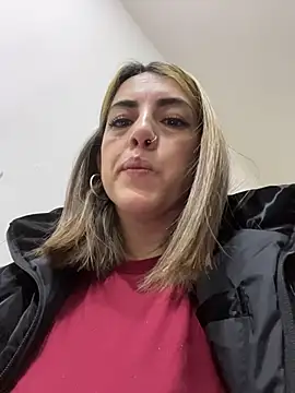 Snapshot of Paulinaa_bella chatting on February 13, 2026, 4:51 pm Paulinaa bella online show from February 13, 2026, 4:51 pm