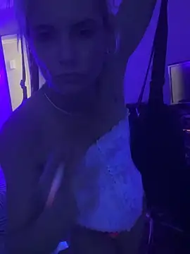 Snapshot of MANDALYN chatting on March 4, 2026, 1:24 am MANDALYN online show from March 4, 2026, 1:24 am