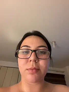 angie201010 online show from January 14, 2026, 8:07 am