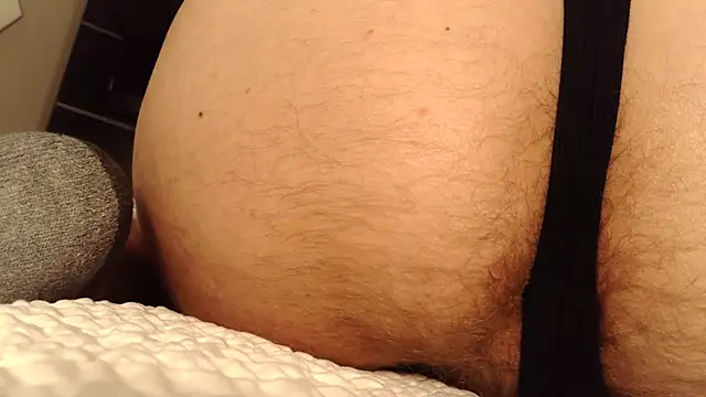 hotnready42069 online show from June 18, 2026, 8:46 am