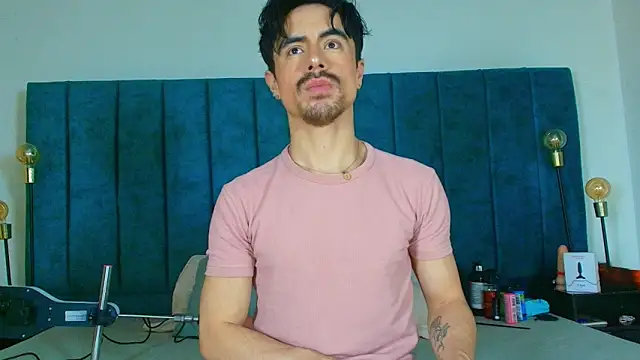 Ethan Briggs  online show from March 29, 2026, 3:41 am