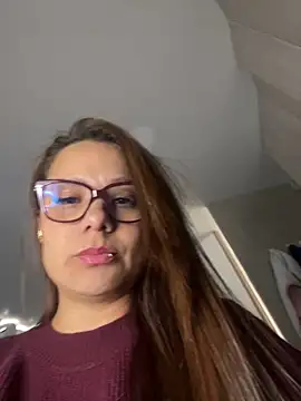 Pretty  Milf online show from May 27, 2026, 5:53 pm