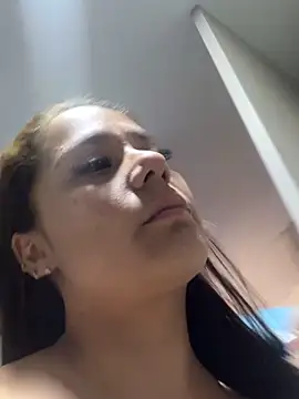 Snapshot of Pretty__Milf chatting on February 20, 2026, 9:17 pm Pretty Milf online show from February 20, 2026, 9:17 pm