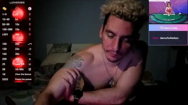 Rayzel White online show from July 17, 2026, 10:51 pm