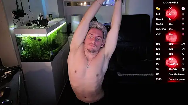 Rayzel White online show from February 21, 2026, 11:18 pm