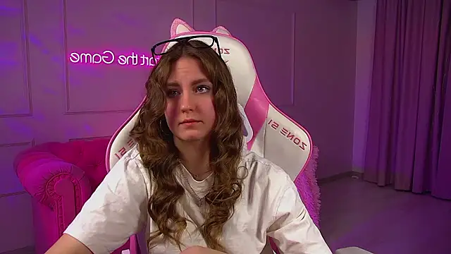 SofiaSarvain online show from March 10, 2026, 6:45 pm