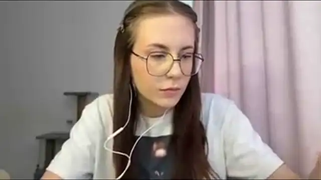 JanelleCourville online show from February 22, 2026, 11:23 am