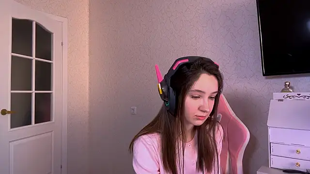 MarcelaBlas online show from February 1, 2026, 7:06 am