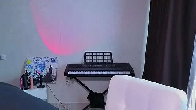 Catherine Karis online show from July 17, 2026, 7:27 am