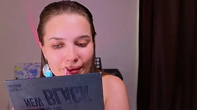 Catherine Karis online show from July 22, 2026, 3:25 pm