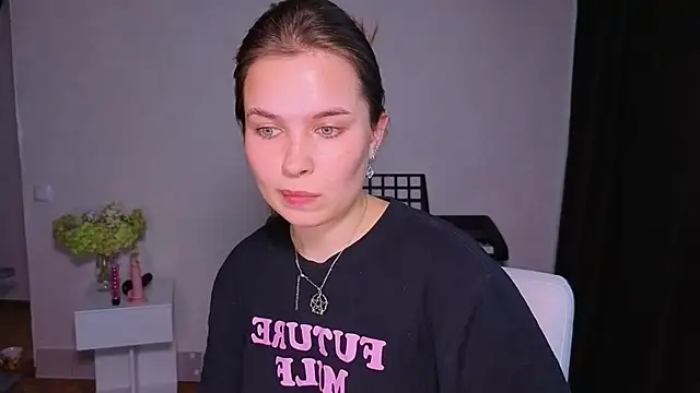 Catherine Karis online show from July 8, 2026, 8:37 am