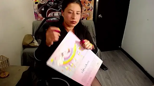 keileen luna online show from March 26, 2026, 7:56 pm