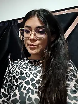 Snapshot of Freyarosse chatting on February 23, 2026, 11:00 am Freyarosse online show from February 23, 2026, 11:00 am