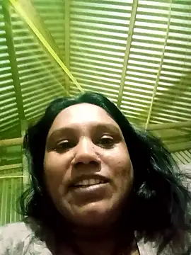 Snapshot of Hot_queen3210 chatting on January 13, 2026, 5:50 pm Hot queen3210 online show from January 13, 2026, 5:50 pm