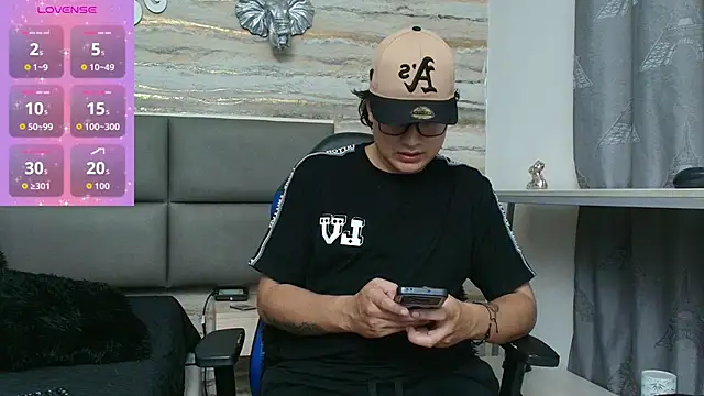 Danner Alaia online show from February 27, 2026, 8:19 pm