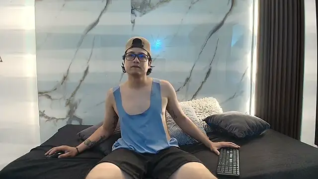 Danner Alaia online show from January 16, 2026, 8:35 pm