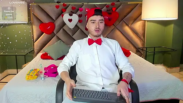 Snapshot of Salvattore_Muller chatting on February 15, 2026, 9:14 pm Salvattore Muller online show from February 15, 2026, 9:14 pm