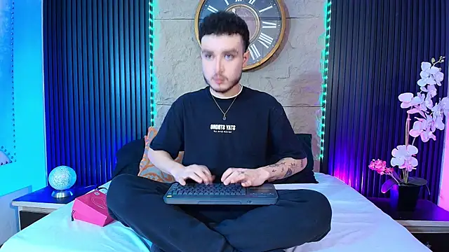 Salvattore Muller online show from July 24, 2026, 9:55 pm