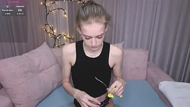 kittie like18 online show from June 15, 2026, 12:33 am