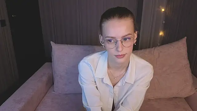 kittie like18 online show from February 3, 2026, 1:38 am