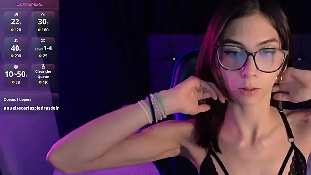 emily 34  online show from March 17, 2026, 4:26 am