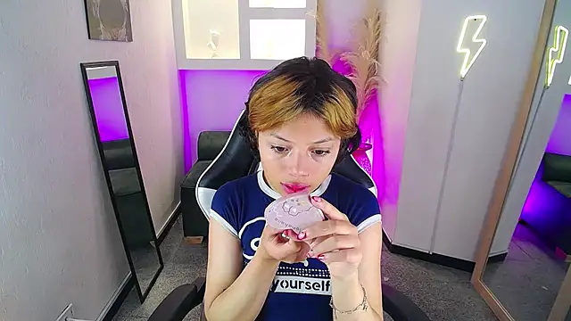 melodyy as online show from April 13, 2026, 1:26 pm