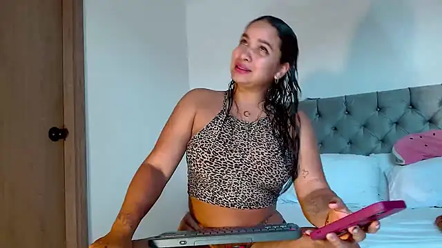 celeneortii online show from June 1, 2026, 10:31 pm