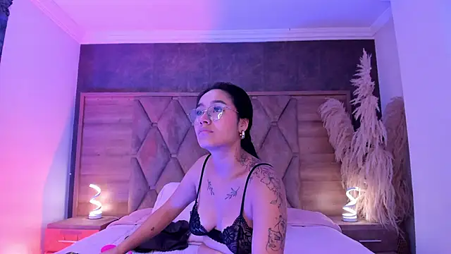AnaiaClarck online show from June 1, 2026, 3:18 am