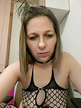 AdaJoy online show from April 11, 2026, 10:57 pm