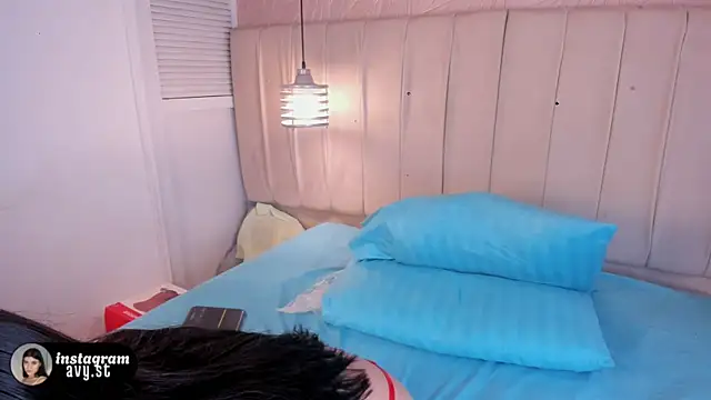 Snapshot of avy_st chatting on April 1, 2026, 3:52 am avy st online show from April 1, 2026, 3:52 am