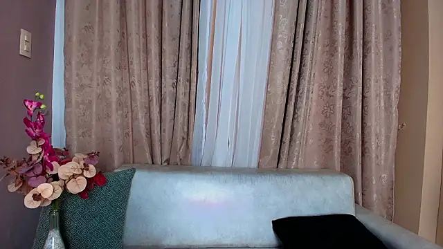 Snapshot of TessaMonroee chatting on February 2, 2026, 6:29 pm TessaMonroee online show from February 2, 2026, 6:29 pm