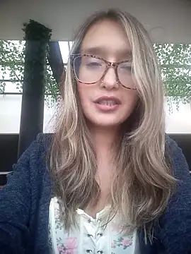 Karla-giraldo 1 online show from March 18, 2026, 9:59 pm