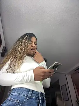 AngelPinkk  online show from July 28, 2026, 11:37 pm