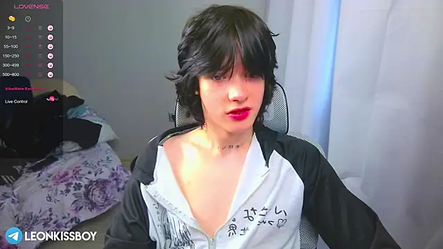 Snapshot of LeonBoykisser chatting on March 31, 2026, 8:05 am LeonBoykisser online show from March 31, 2026, 8:05 am