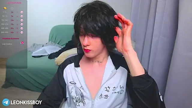 Snapshot of LeonBoykisser chatting on March 30, 2026, 5:36 pm LeonBoykisser online show from March 30, 2026, 5:36 pm