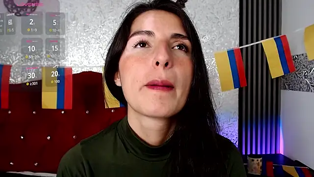 MiaVelasquez01 online show from June 18, 2026, 5:07 pm