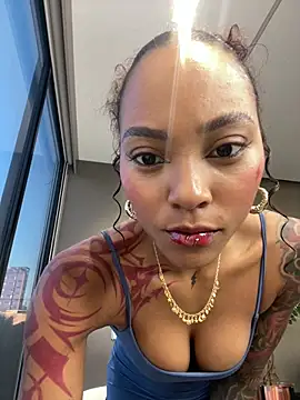 LizStorm  online show from July 14, 2026, 11:27 am