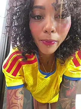 LizStorm  online show from June 17, 2026, 12:15 pm
