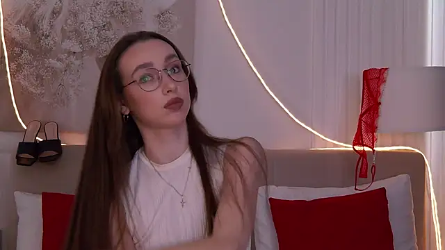 Emily Simon online show from March 31, 2026, 5:31 am