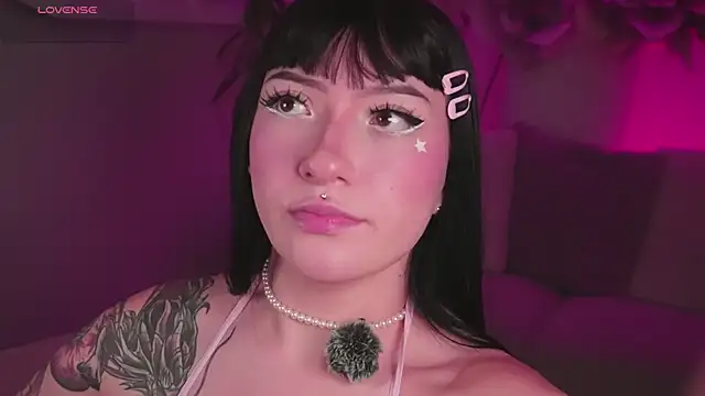 Snapshot of Dolcexx_ chatting on April 12, 2026, 8:34 pm Dolcexx online show from April 12, 2026, 8:34 pm