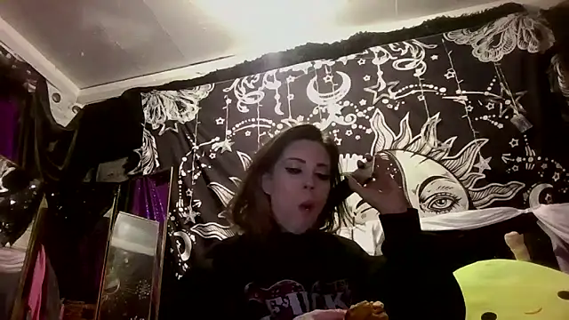 Snapshot of allymoon1369 chatting on March 5, 2026, 12:24 pm allymoon1369 online show from March 5, 2026, 12:24 pm