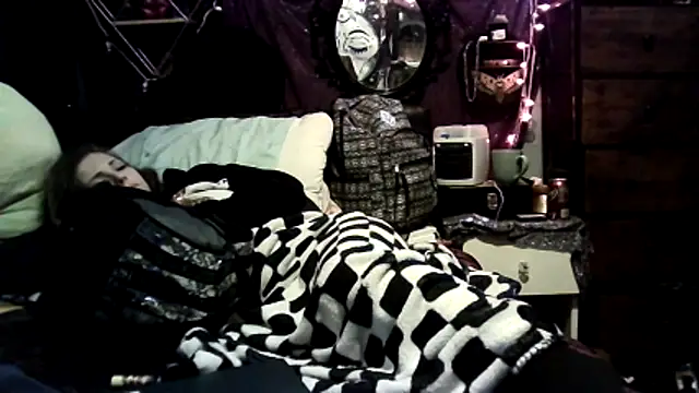 Snapshot of allymoon1369 chatting on April 13, 2026, 7:07 pm allymoon1369 online show from April 13, 2026, 7:07 pm