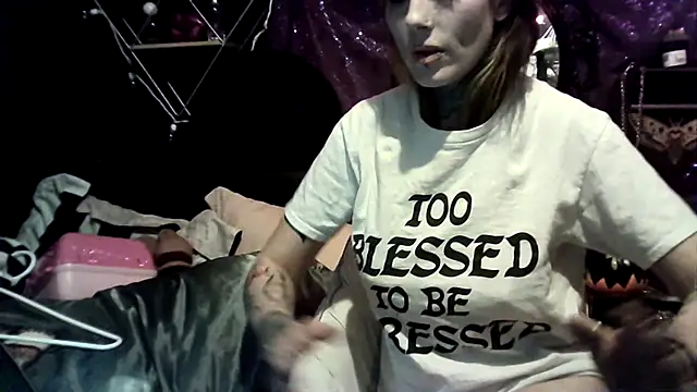 Snapshot of allymoon1369 chatting on March 21, 2026, 1:15 pm allymoon1369 online show from March 21, 2026, 1:15 pm