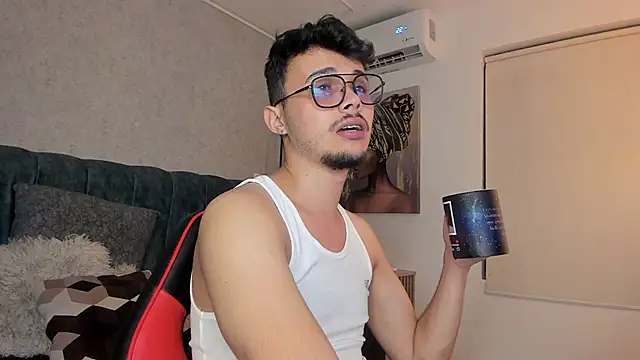 Alhan Twink online show from July 28, 2026, 5:04 am
