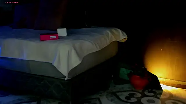 Noaah25  online show from April 9, 2026, 3:30 am