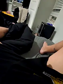 Snapshot of Tom32828 chatting on March 4, 2026, 6:32 am Tom32828 online show from March 4, 2026, 6:32 am